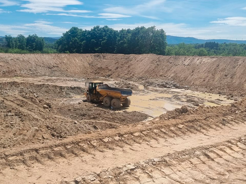 Instalación de riego por goteo y estación de bombeo para 37 Ha en Ribera Sacra